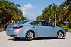 2013-lexus-es-300h-5_600x0w